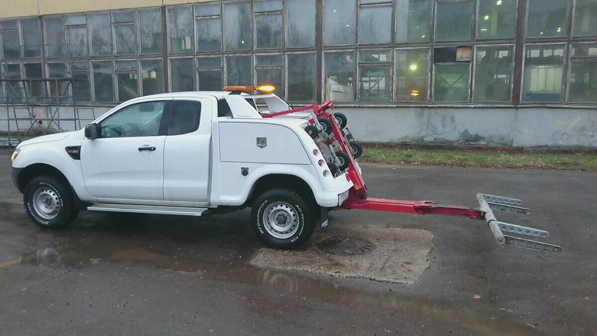 Фото эвакуатора с частичной погрузкой