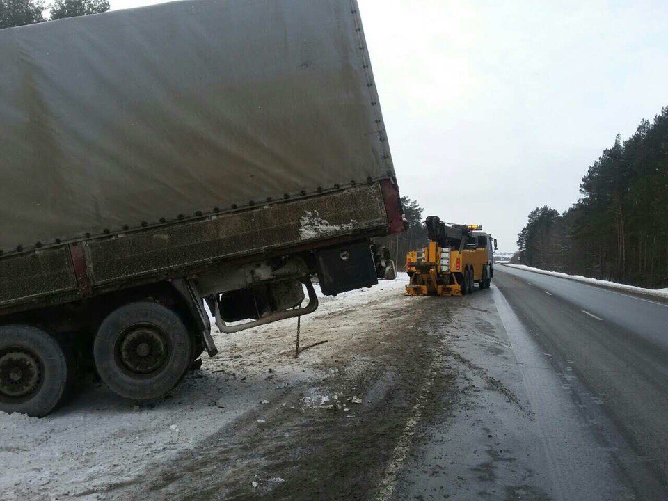 фото эвакуация грузовика