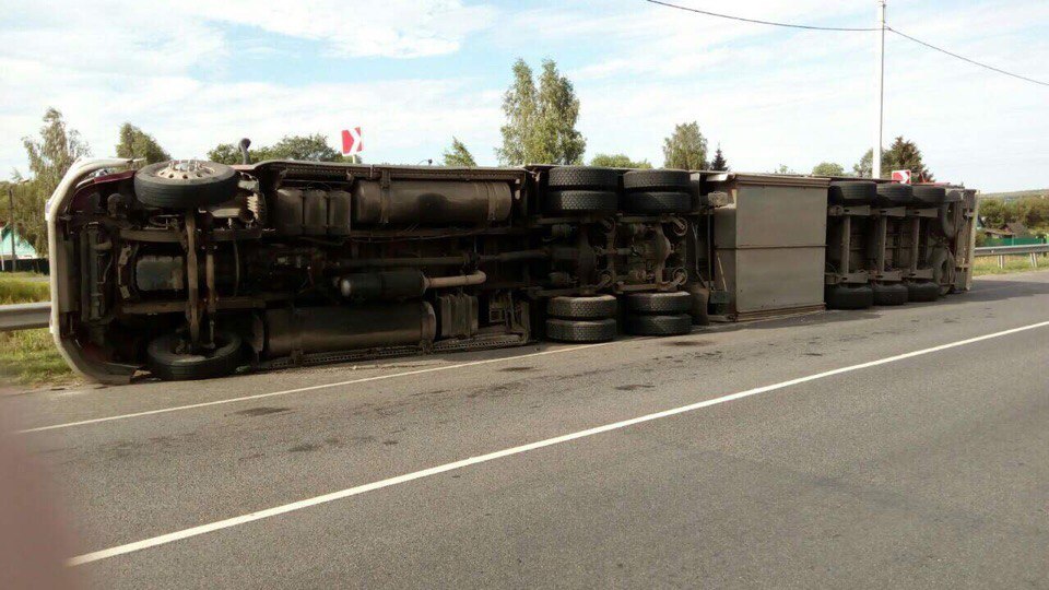 фото услуга эвакуации грузовиков